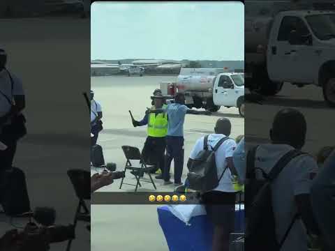 تفتيش لاعبي السنغال بشكل غريب