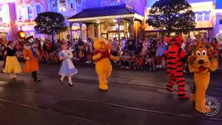 Download lagu Mickey's Boo To You Halloween Parade at Walt Disney World (for @RiseHickey & @disneyvillainrocket1) mp3 Download lagu Mickey's Boo To You Halloween Parade at Walt Disney World (for @RiseHickey & @disneyvillainrocket1) mp3