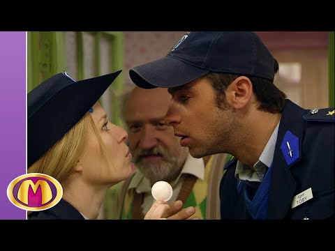 Mega Mindy en Toby kussen… net niet! - 🦸 Mega Mindy avonturen