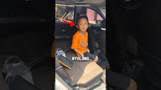 Download lagu Young busker caught stealing money from someone's car #youngbusker #youngbusker mp3