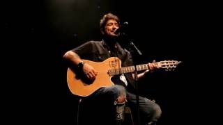 Momentos únicos con Antonio Orozco a la guitarra en Pamplona