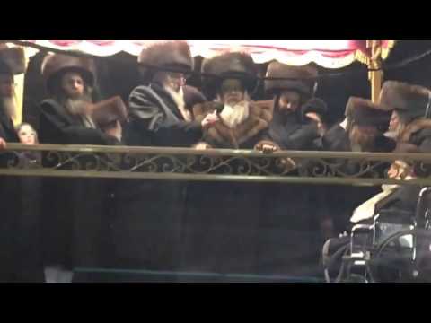 Satmar Wedding In Boro Park Teivas 5777 | שמחת בית סאטמאר בבארא פארק טבת תשע״ז