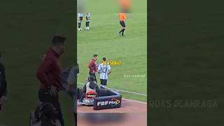 Download lagu Para Penonton Mengira Pemain ini Adalah Messi😅 mp3