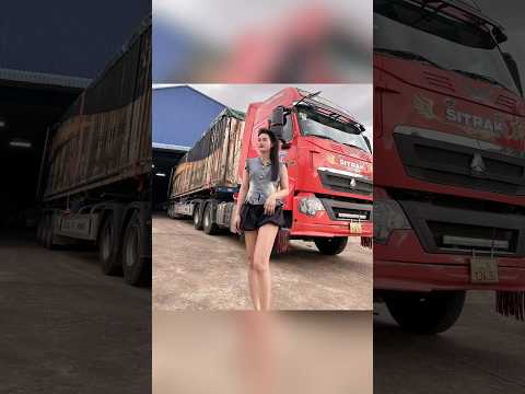 Cô gái Nghệ An lái xe tải vượt 800km chở 50 tấn hàng vào vùng lũ Phú Yên