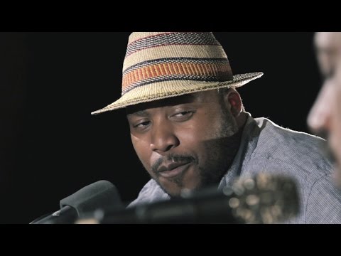 Tumi Molekane