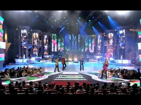 Hermanos Rosarios cantando en premios Soberanos