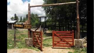 preview picture of video 'CABAÑAS cabins rustic Häuser cabines AROMAS DE LAS SIERRAS en El Volcan- San Luis- Argentina.wmv'