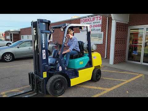 #D21440d Low Hour Komatsu FG25T-12, 5,000 lb. Capacity, Pneumatic tire forklift
