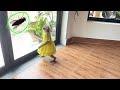 Brve Jaila With Stranqe Gesture Amzed With Huge FIy