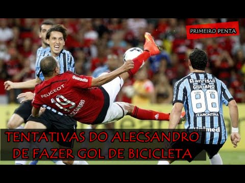 Alecsandro e suas tentativas de fazer gol de bicicleta
