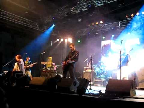 Leaf-fat - Mala nimfomanka (Live @ Piše se leto 2010)