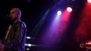 Royal Radio - Love Rescue Me