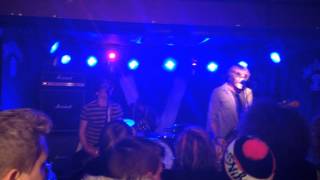 Dressed To Kill (Live) - The Virginmarys