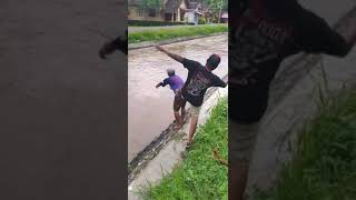 Download lagu WS.Kowe tak sayang sayang /ninggal tatu (komedi, story Wa) mp3