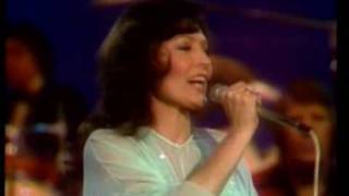 Loretta Lynn - You&#39;re Looking At Country.