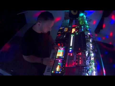 Giuseppe Russo - Live Performance - UnderTech session #002