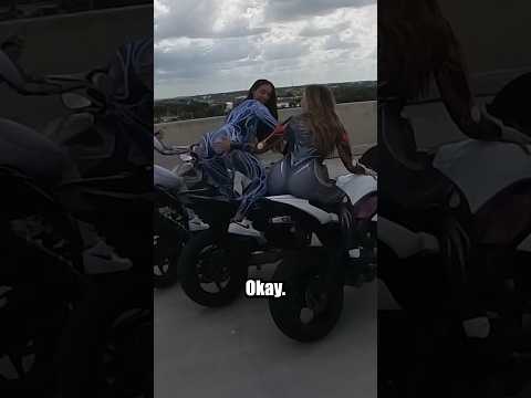 Diese Mädels sind verrückt! 😂#davidbost #motorrad #gehtsteil #short