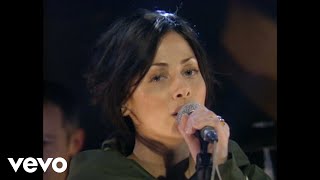 Download lagu Natalie Imbruglia - Torn (Live from Top of The Pops: Christmas Special, 1997) mp3
