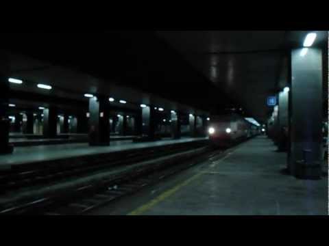 E656.040 in partenza con l' ICN 35955 Roma Termini - Siracusa/Palermo Centrale