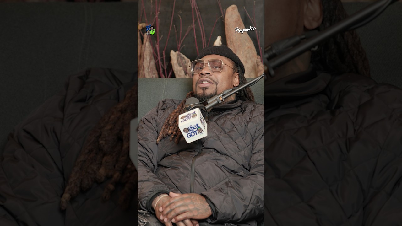 Why they do Beast Mode like dat ⁉️😂 #getgotpod #marshawnlynch #beastmode #acting #hebledneon