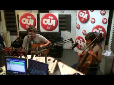 Ben Howard covers Lana del Rey's 'Video Games' (acoustic on OUI FM) 11.08.2011.wmv
