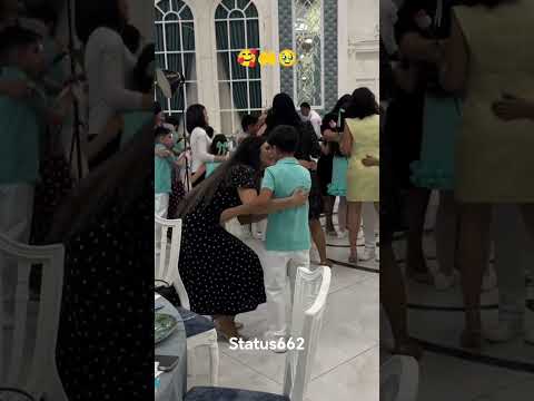 Anasina gül vererken göz yaşlarını saxlaya bilmeyen övlad🤲🥹