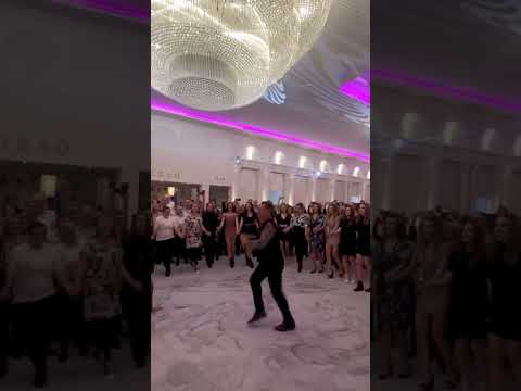 Nea Mărin joacă împreună cu fetele #shorts #jocpopular #neamarin #petrecere2026