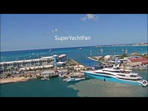 The yacht Go crashing into the dock !twice! in Simpson Bay, St Martin