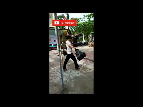 Tetangga Kos Ku Biduan Kampus || ngakak cewek kalah lentik