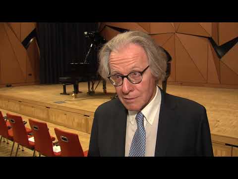 20181128 PECSI KOR Fazioli zongora