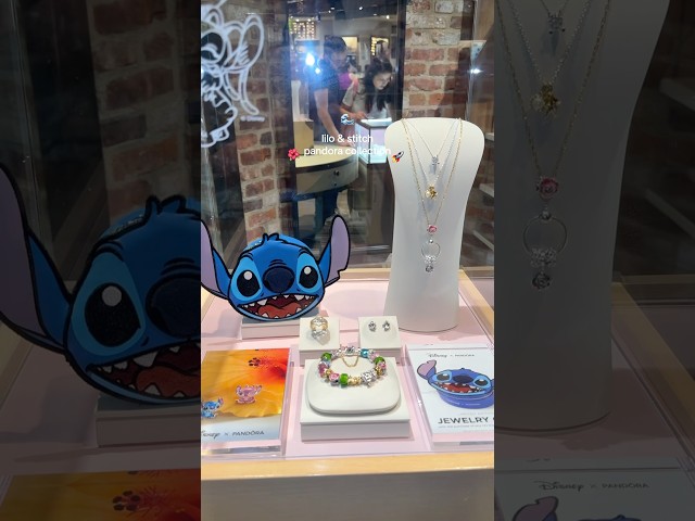 Vídeo relacionado con Collar Colgante de Plate 3d de Plata de Disney Lilo y Stitch Sterling, con Licencia Oficial