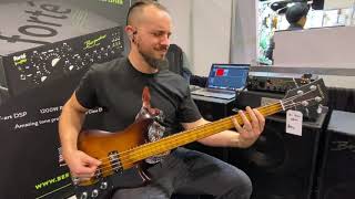 Video thumbnail for Bergantino Forte HP & Dunable Yeti Bass - Royal Blood "Out of the Black" Bass Playthrough by MatthewtheBassPlayer