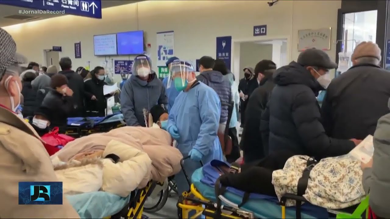 Nova infecção viral na China tem sobrecarregado hospitais e OMS segue monitorando | Jornal da Record