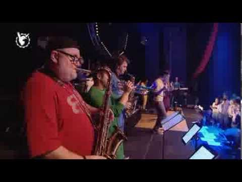 Never Too Much - Colibri live