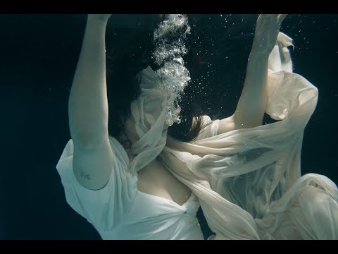 Andrea Santiago | Tundra (Lyric Video)