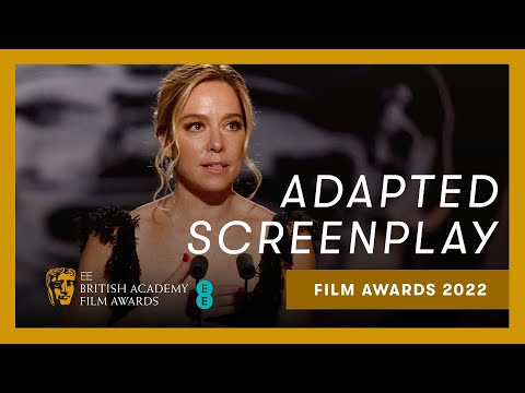 Thumbnail of the video: Sian Heder reveals her sign-language nickname while accepting her award for CODA | EE BAFTAs 2022