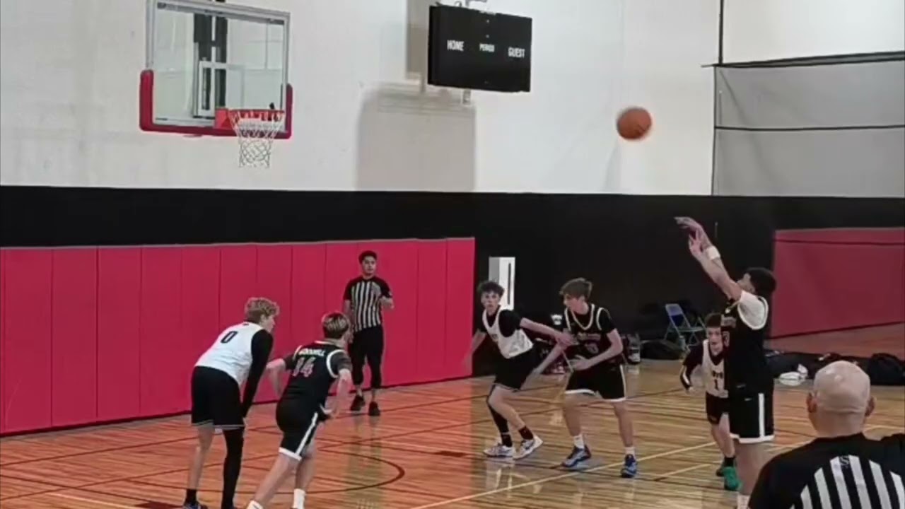 RockyMTNRebound team highlights v 7070 from RockyMTNMayhem last weekend Rogen#31 black  #basketball 