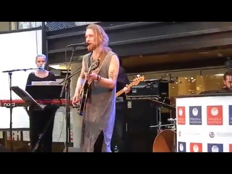 Simon Zion- Losin It Live