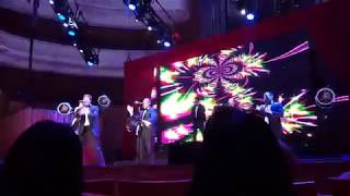 Straight No Chaser - Sweet Dreams/Handclap