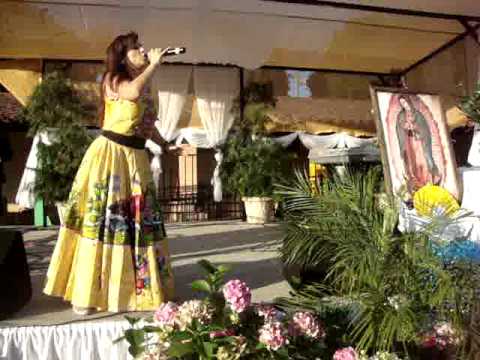 Marita Garza-Ofrenda Guadalupana