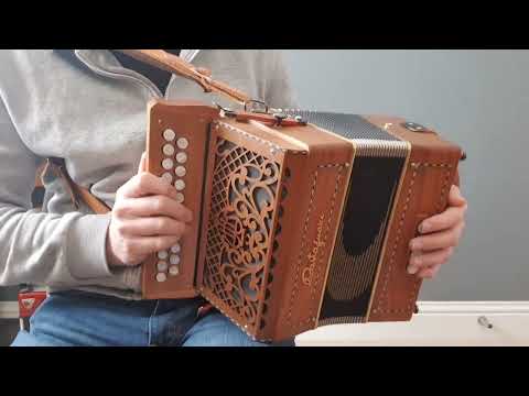 BC accordion lesson - Lilting Banshee (Irish Jig) left hand basses, ornaments