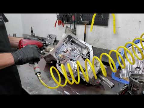 Tearing down a Reid Case 400 trans with a coan converter 14 GT500 Section H8