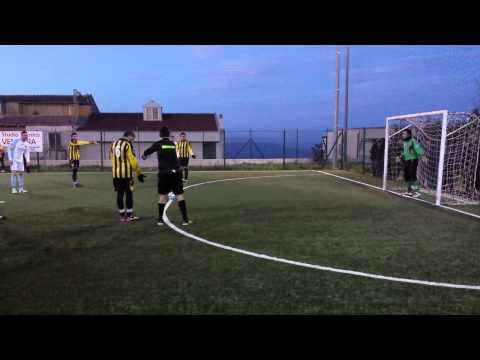 17 18 Rigore trasformato dal Capitano Piccinni 3 0