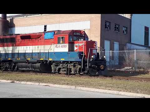 [Shave and a Hair cut from 581!!!]GEXR 581 Arriving in Stratford Feb 27 2018