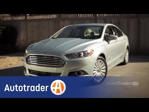 2014 Ford Fusion Energi | Real World Review | Autotrader