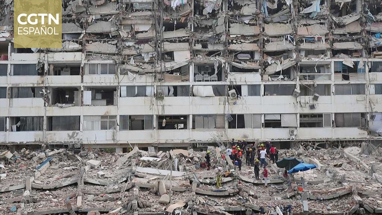Equipos de rescatistas trabajan sin descanso para encontrar sobrevivientes y recuperar cuerpos