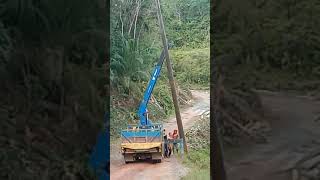 Download lagu HOW TO ESTABLISH A ELECTRICITY POLE, Cara mendirikan tiang listrik mp3