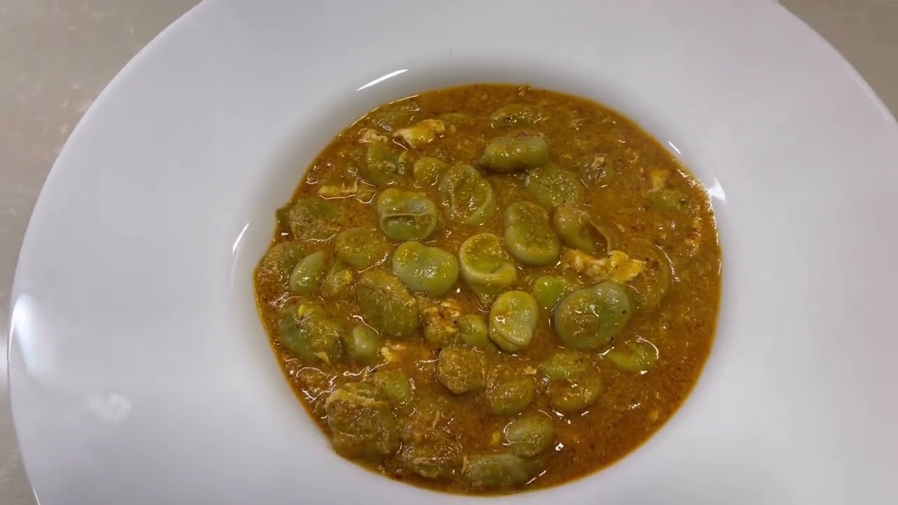 HABAS GUISADAS ( ESPARRAGADAS)