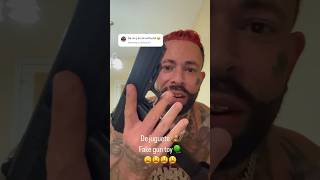 Pues Claro Que La Arma Es Fake De Embuste😫 aquí en El Paso Texas to es Feka🙅‍♂️