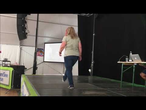 Line Dance "What makes you country"